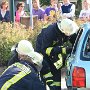 Das Fahrzeug wird mit Hölzern stabilisiert
